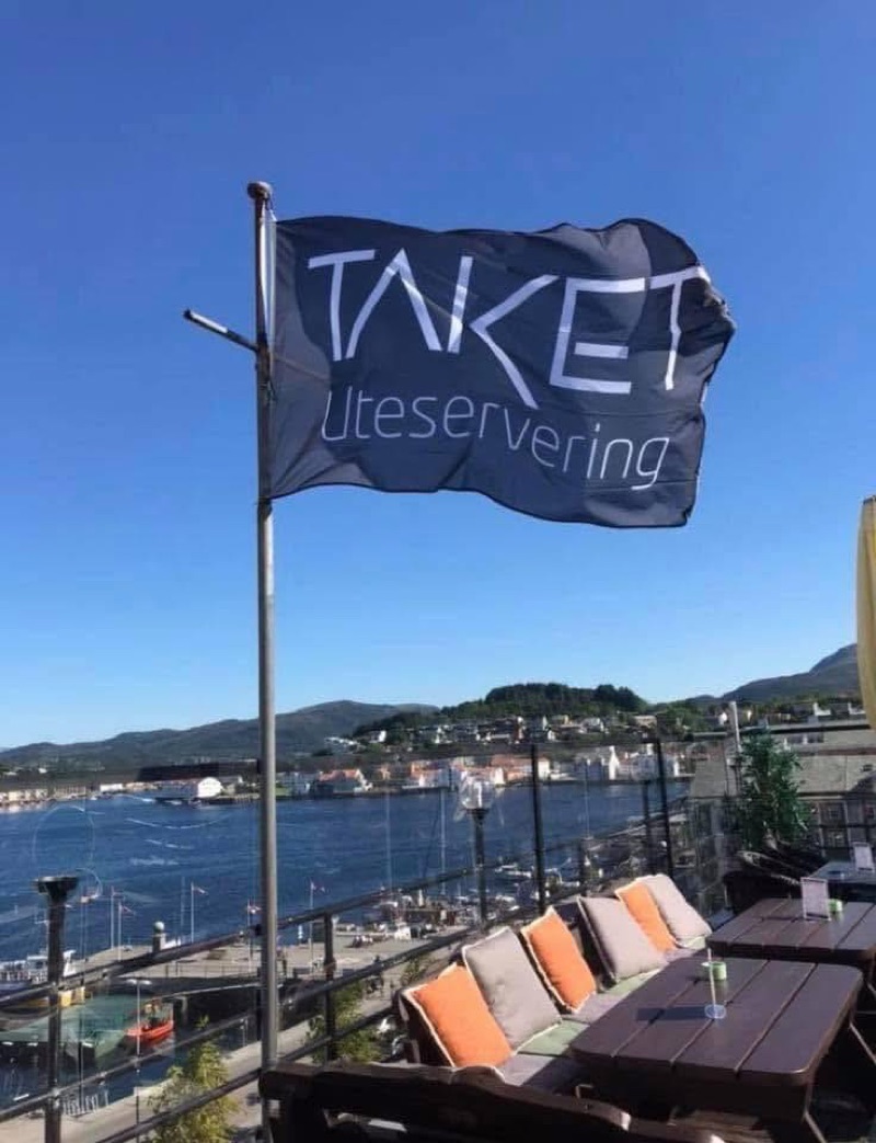 Avslappet sommerdag på Taket