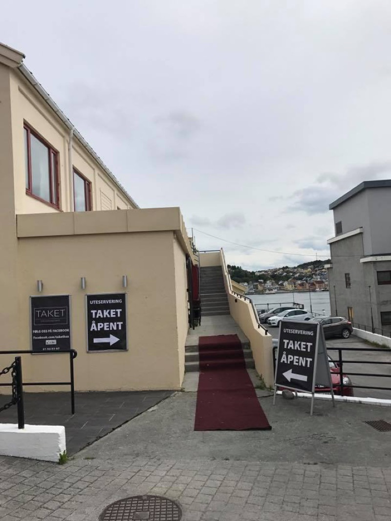 Inngangspartiet til Taket Uteservering